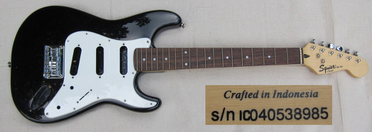 squier mini strat IC040538985