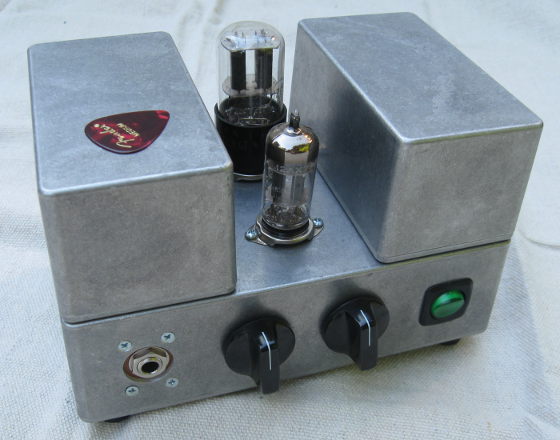 2 watt guitar amplifier head photo